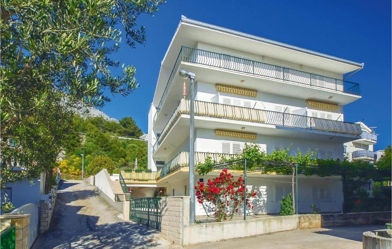 Lovely Apartment In Omis With Kitchenette Exterior foto